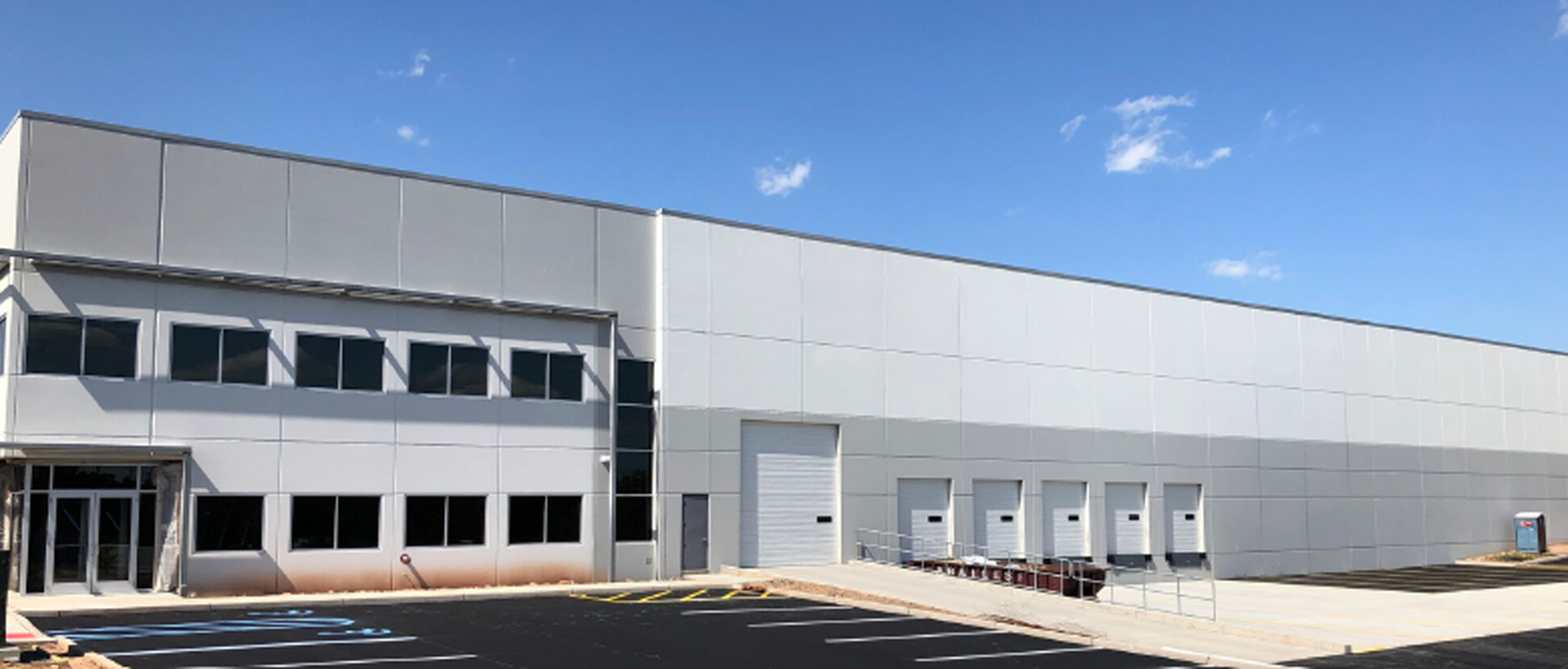 ±50,400 SF FOR LEASE OR SALE
